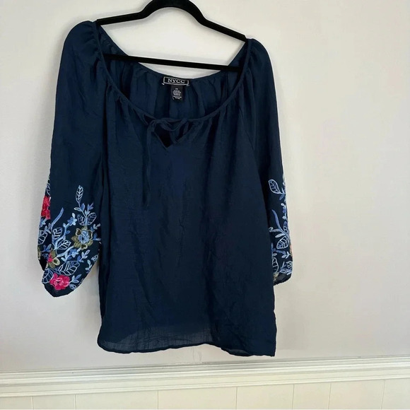 New York Clothing Company (NYCC) 3/4 Embroidered Navy Tied Top Sz 2X GUC - Picture 2 of 6